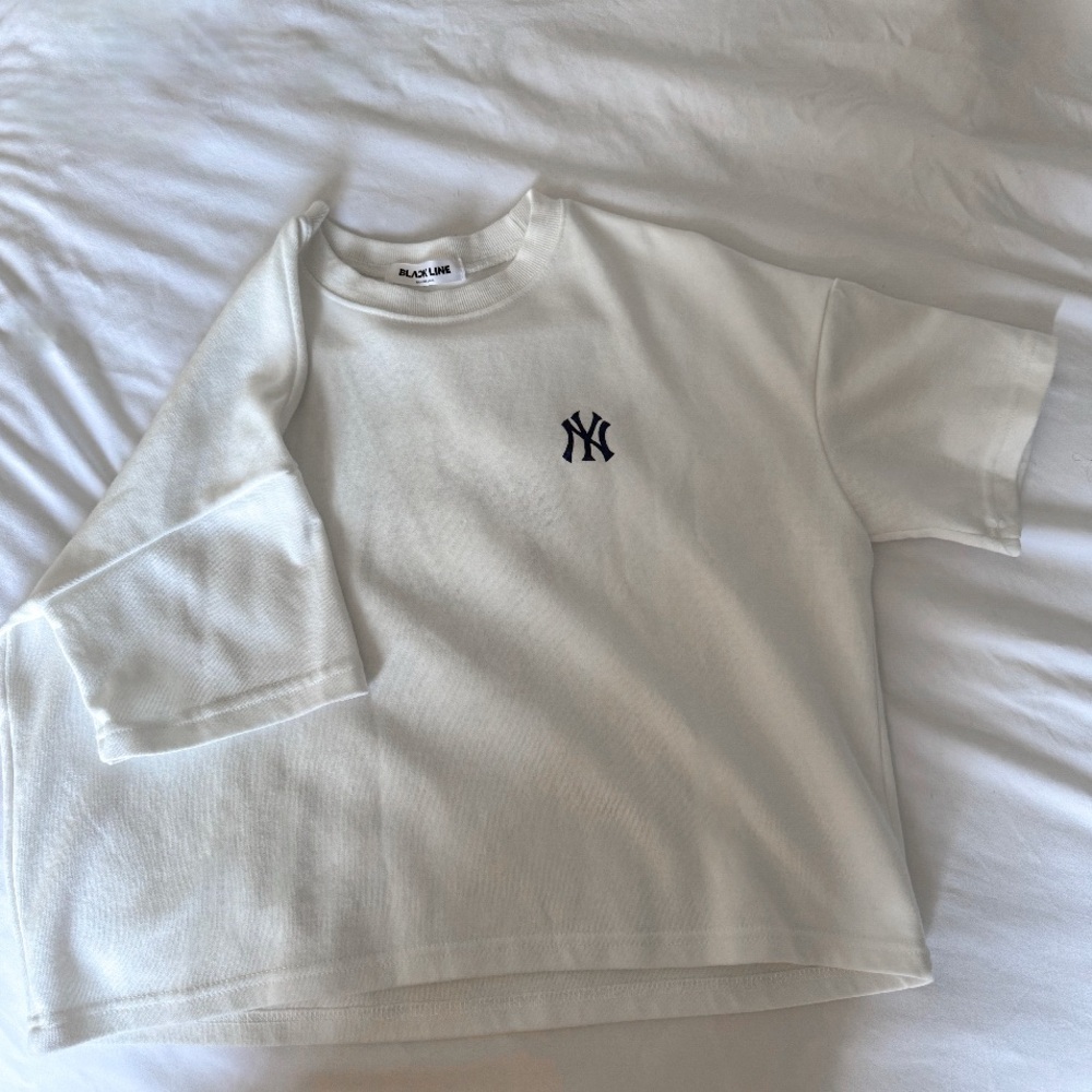 NY Yankees Long Cropped Tee